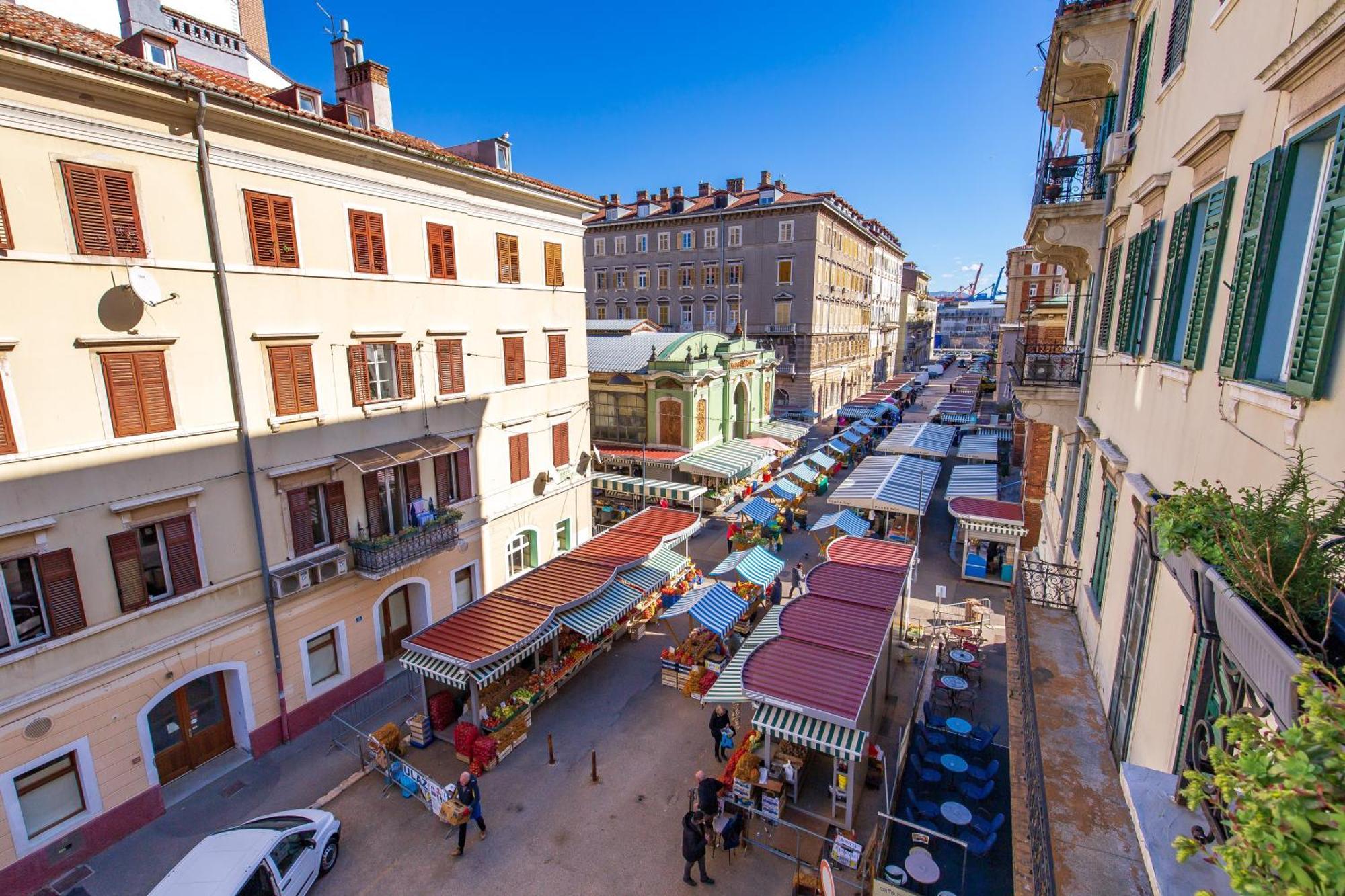 Molo Longo - Downtown Apartments Rijeka Exterior photo