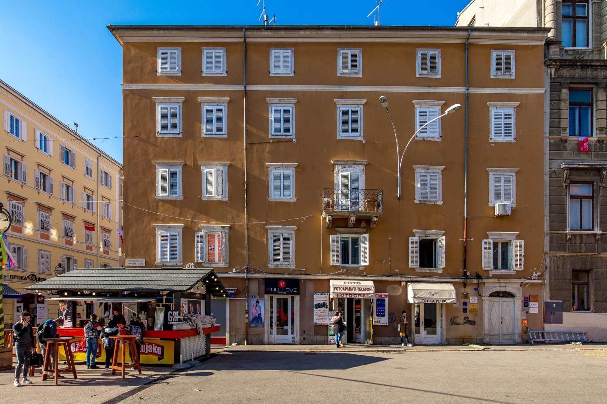 Molo Longo - Downtown Apartments Rijeka Exterior photo