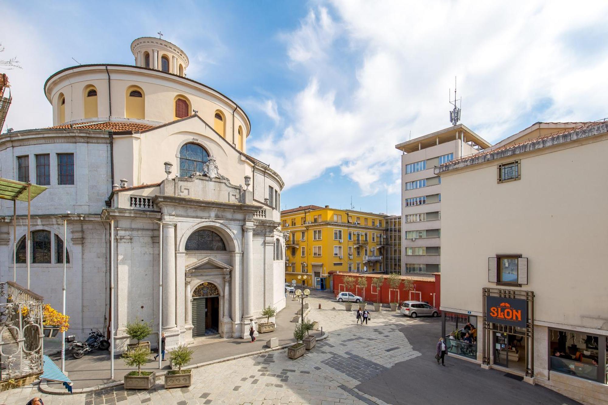 Molo Longo - Downtown Apartments Rijeka Exterior photo